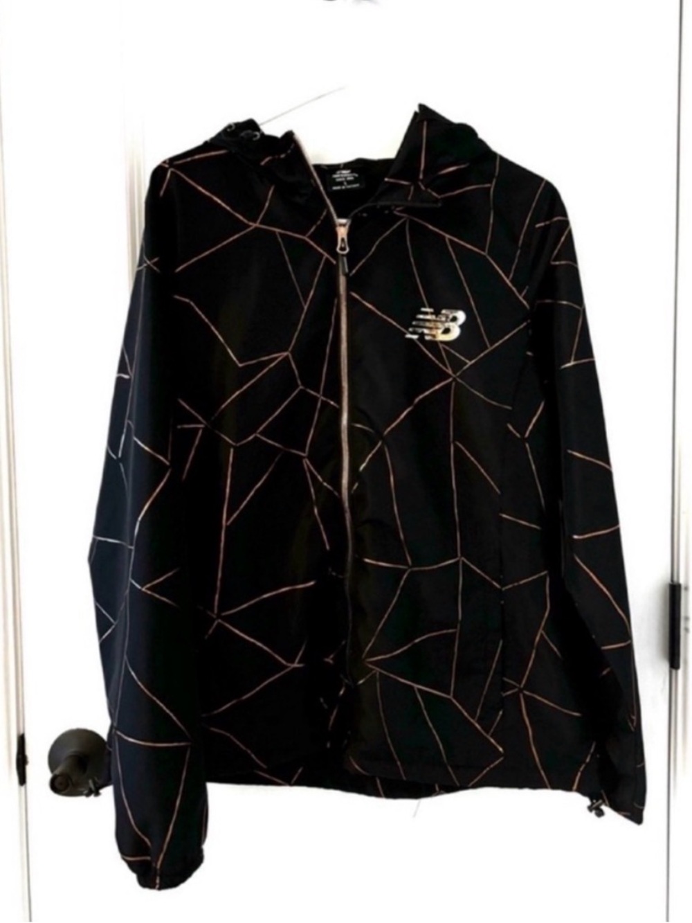 NWOT New Balance Black Rose Gold Metallic Windbreaker Rain Jacket L Fast Ship
